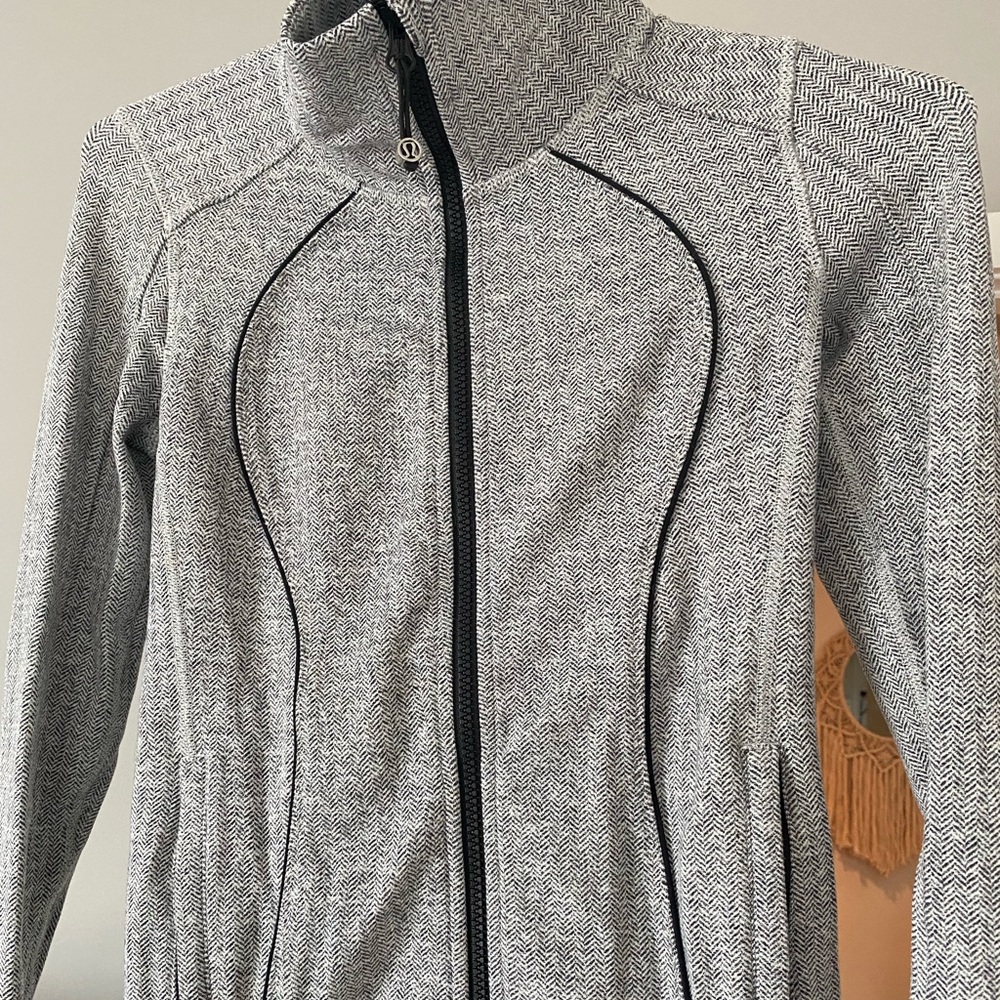 Lululemon Women’s Zip-up